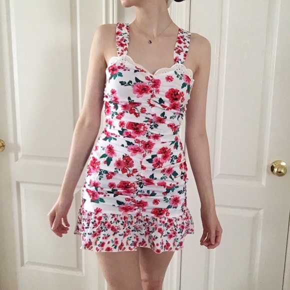 Floral Ruched Dress - Picture 4 of 4